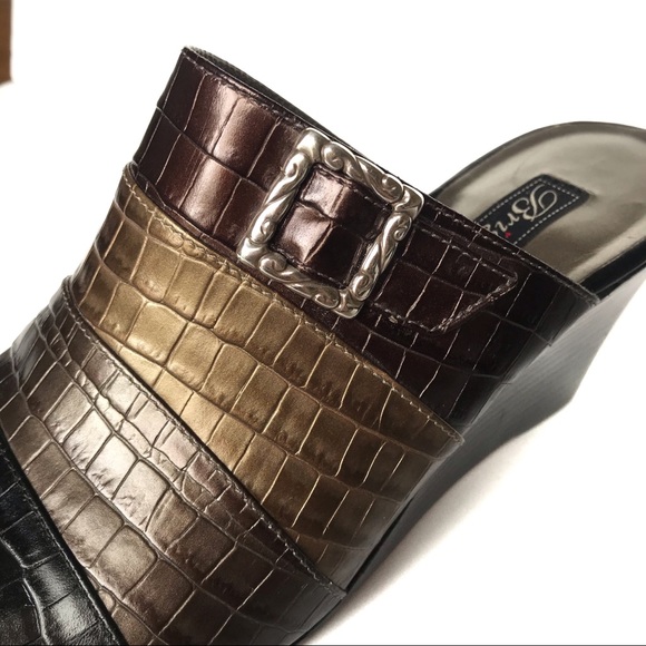 BRIGHTON Robin Striped Wedge Croc Mules 9 Black - Picture 6 of 11